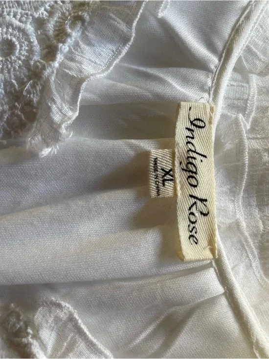 Sleeveless Ivory Midi Dress with Lace Trim - Picture 7 of 7